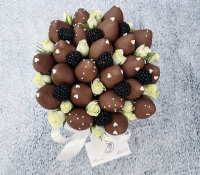 Букет в шляпной коробке M №6 - ❤